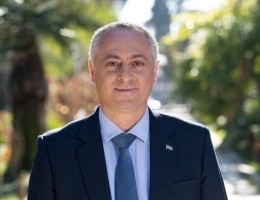 Бадра Гунба поздравил работников театра с Международным днём театра